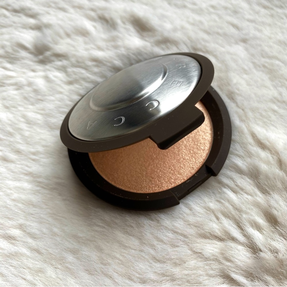 NIB BECCA Original Packaging Shimmering Skin Perfector Pressed Highlighter